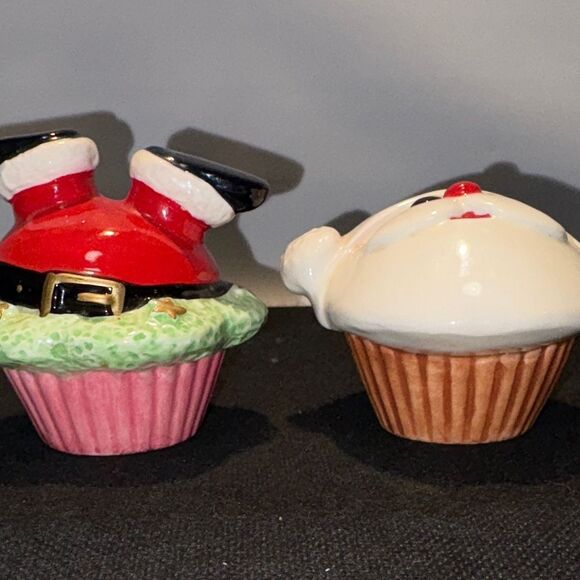 Santa Claus Salt and Pepper Shaker Set - Picture 5 of 8